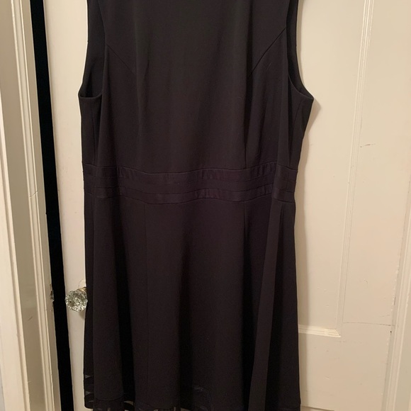 Calvin Klein Fit & Flare Black Sleeveless Dress with Mesh Hem 20W - Picture 5 of 13